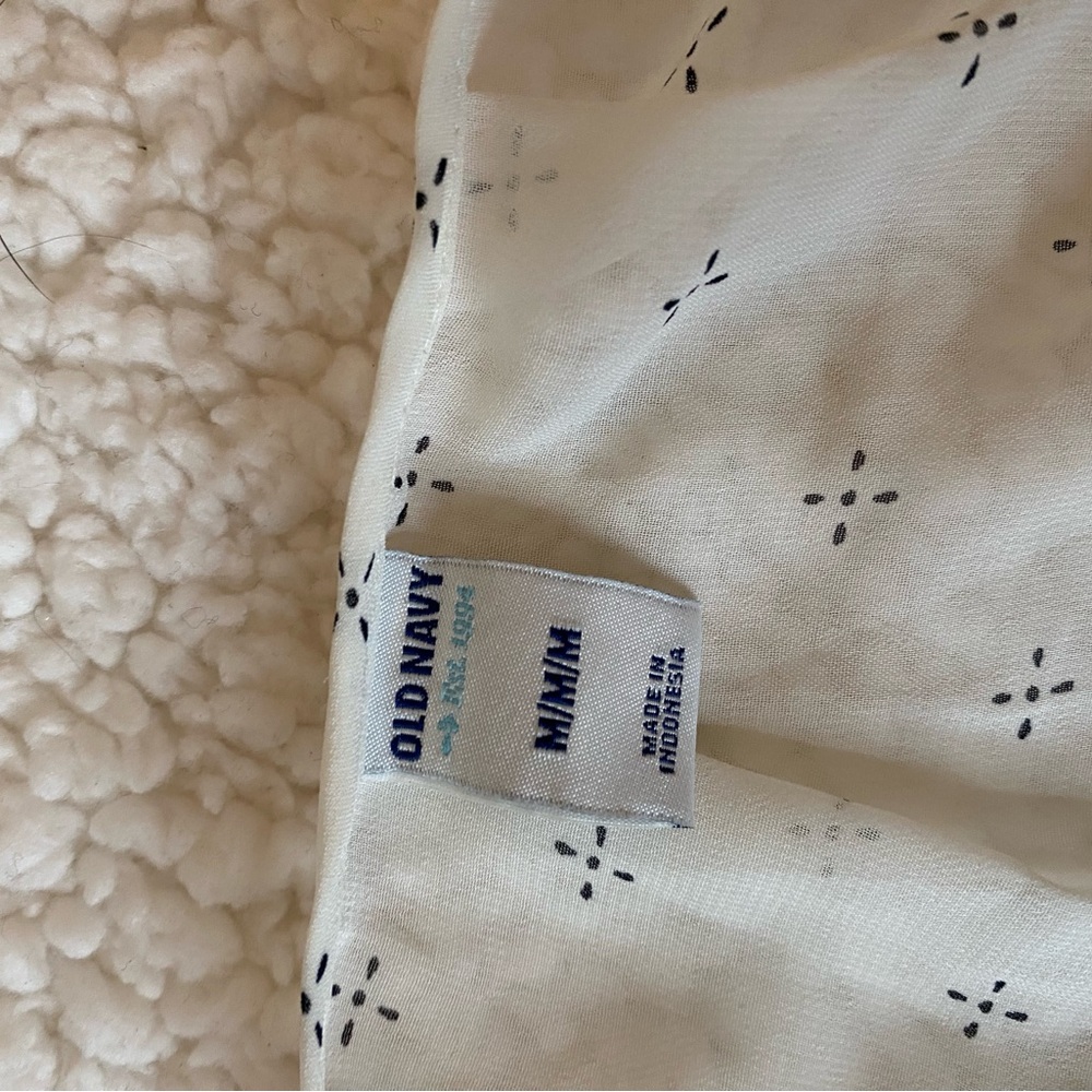 Old Navy Cream and Black Patterned Fabric
